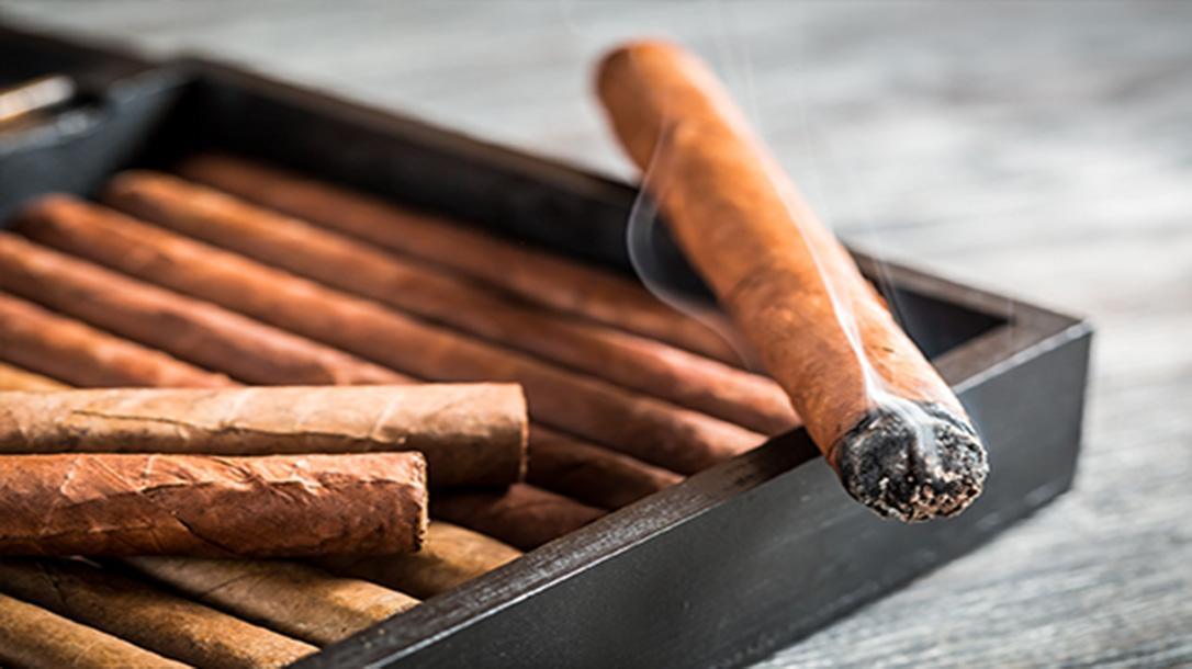 Learn how to smoke a cigar the right way!