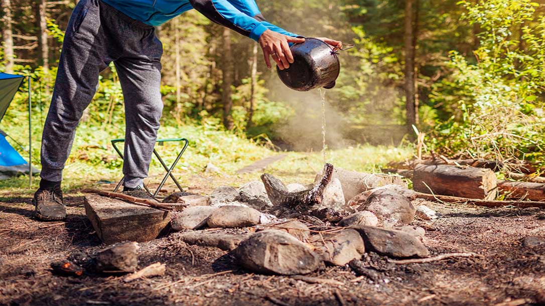 Co pletley smoother your campfire before leaving it unattended.